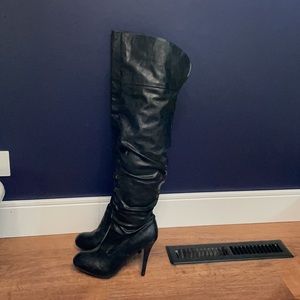 THESE BOOTS! Over the knee black boot heels SZ 8